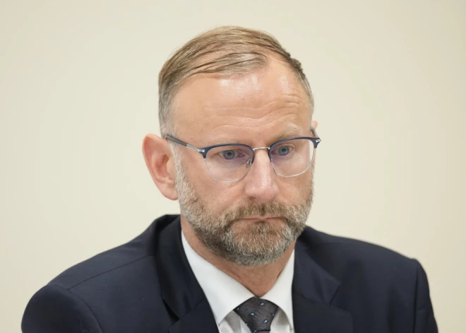 Pasažieru pārvadājumu sistēmā ir ielaistas problēmas, atzīst Satiksmes ministrs