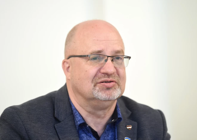 Krauklim atļauj savienot Valkas novada mēra un Pašvaldību finanšu izlīdzināšanas fonda padomes locekļa amatus