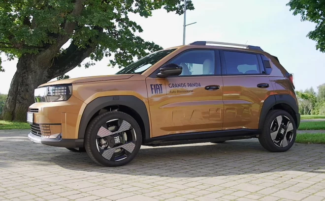 "Grande Panda" ir elektromobilis ar četrā durvīm.