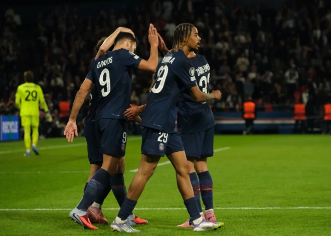 Parīzes "Saint-Germain" Čempionu līgas sezonu sāk ar graujošu uzvaru; "Liverpool" un "Bayern" pārspēj ambiciozus pretiniekus