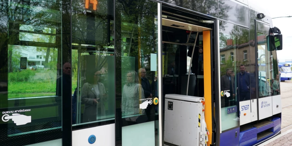 Rīgas sabiedriskajā transportā augustā pārvadāti vairāk nekā deviņi miljoni pasažieru.