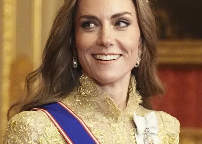 Daudzi viesi pasākumā nespēja atraut acis no Velsas princeses Keitas un ASV pirmās lēdijas Melānijas Trampas elegantā stila.