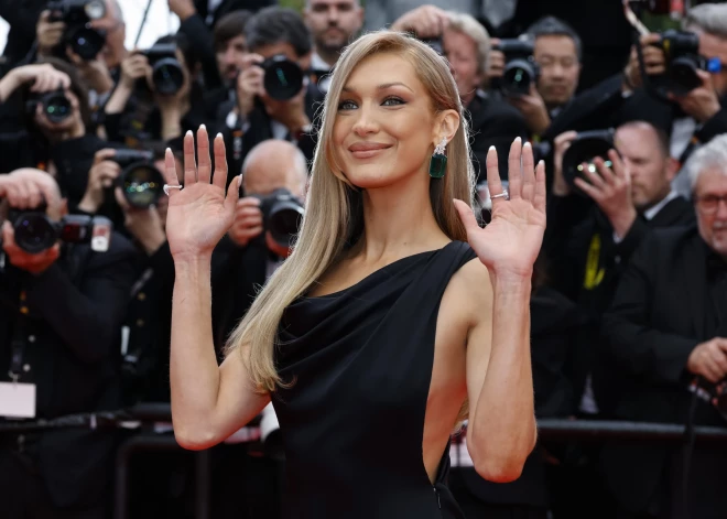 "Извините, что часто пропадаю": у супермодели Беллы Хадид обострилась болезнь Лайма