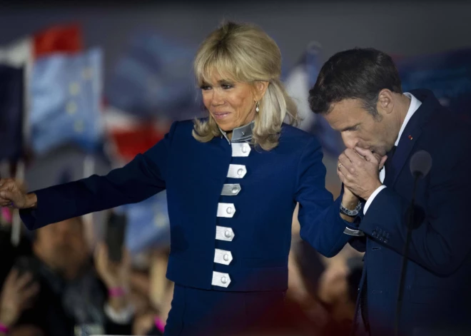 Makroni grasās tiesā iesniegt "zinātniskus pierādījumus", lai apliecinātu, ka Brižita ir sieviete