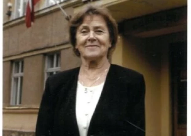 Aizsaulē devusies pazīstamā Jūrmalas skolotāja Rūta Kušķe