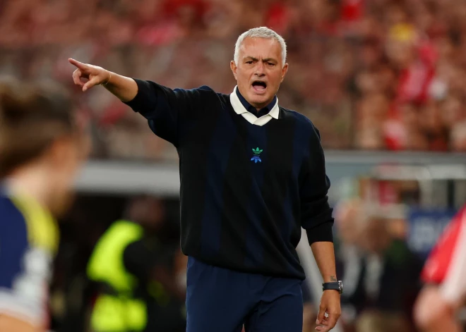 Pēc 21 gada Žuzē Mourinju atgriežas Portugālē un trenēs "Benfica", kura iepriekšējo treneri atlaida pēc apkaunojošā zaudējuma Azerbaidžānas klubam Čempionu līgā