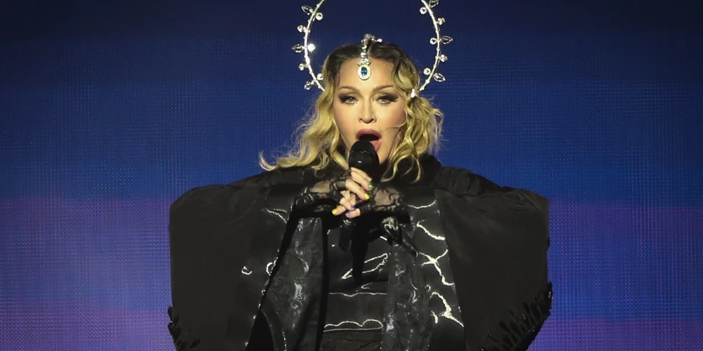 Madonna uzstājas bezmaksas koncertā Kopakabanas pludmalē Riodežaneiro 2024. gada 4. maijā
