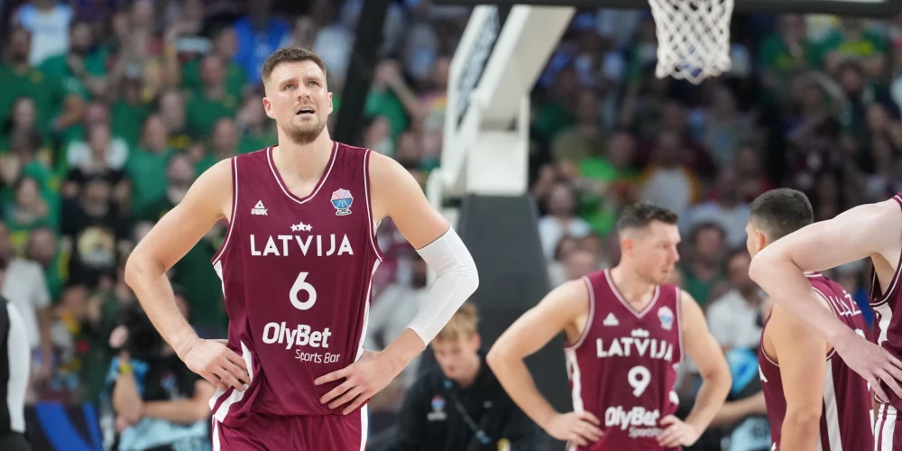 Latvijas basketbola izlase Eiropas čempionāta astotdaļfinālā cieta sāpīgu neveiksmi pret Lietuvu