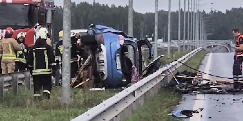 Avārijas vieta Viļņas rajonā (ekrānuzņēmums no video)