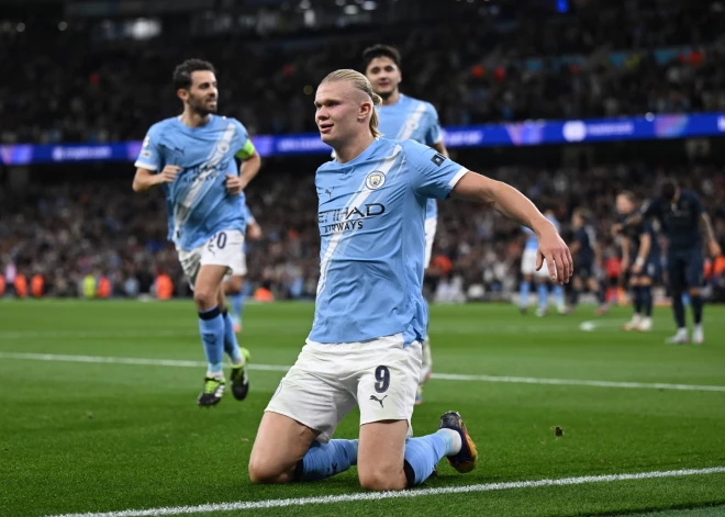 Mančestras "City" pieveic 10 spēlētāju "Napoli", "Barcelona" ar angļa Rašforda 2 vārtiem Ņūkāslā uzvar "United" UEFA Čempionu līgā