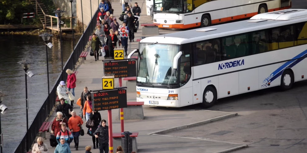 Atbilstoši normatīviem pasažierim ir tiesības vērsties pie pārvadātāja ar lūgumu atlīdzināt tiešos zaudējumus.