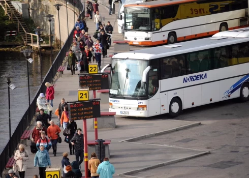 Atbilstoši normatīviem pasažierim ir tiesības vērsties pie pārvadātāja ar lūgumu atlīdzināt tiešos zaudējumus.