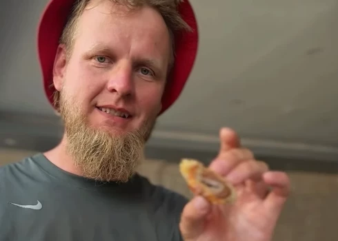 36. diena ceļojumā. Un pirmais kebabs Turcijā - jau vienu kilometru aiz robežas.