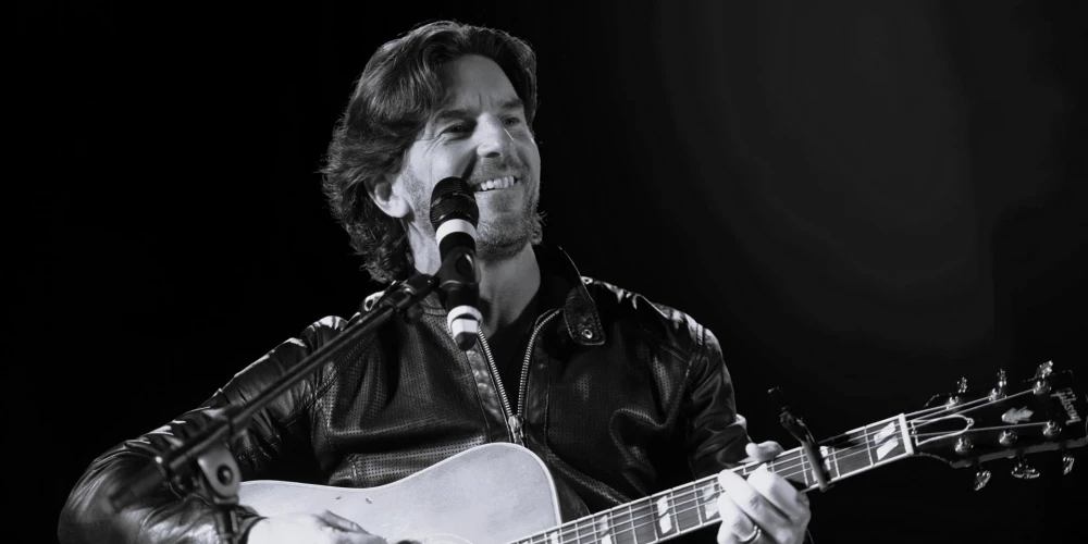 "Grammy" balvas ieguvējs Brets Džeimss iet bojā lidmašīnas avārijā Ziemeļkarolīnā.