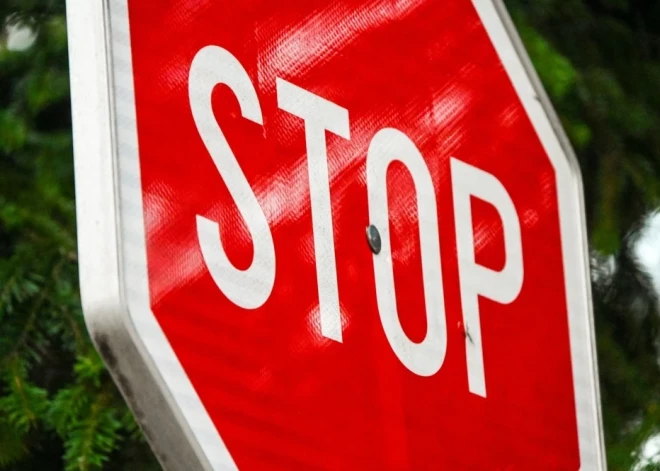 Рижан еще раз предупредили о том, что на выходные для транспорта будут закрыты две улицы в центре города