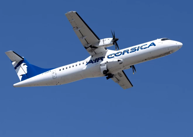 Lidmašīna spiesta riņķot pie Korsikas, jo aizmidzis galvenās lidostas vienīgais dispečers