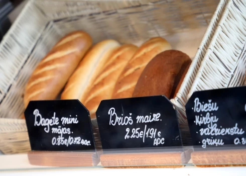 PVN maizei, pienam, olām un svaigai mājputnu gaļai samazinās uz pusotru gadu.