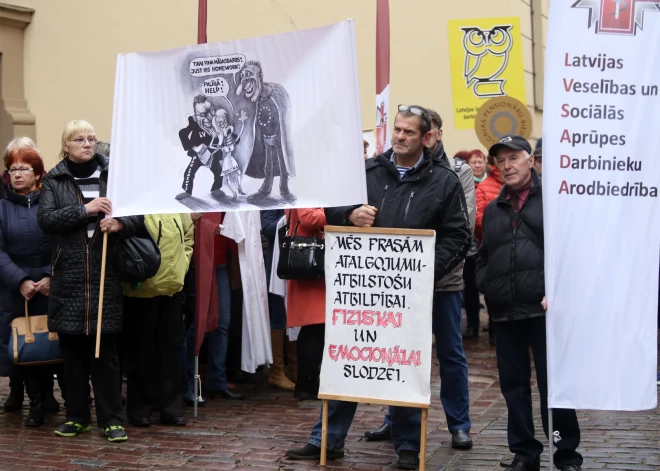 Mediķu arodbiedrība pieprasa papildu 133 miljonus algām – pretējā gadījumā draud kolektīvais strīds ar valdību