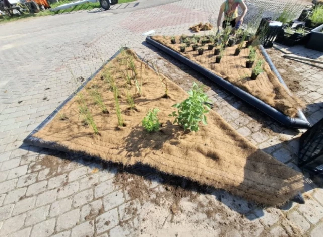 Peldošās salas sagatavošana (foto: Gulbenes novada pašvaldība)