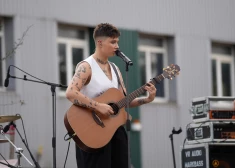 FOTO: tetovējumu stāsti pārtop mūzikā – Emilija Bērziņa izdod debijas minialbumu
