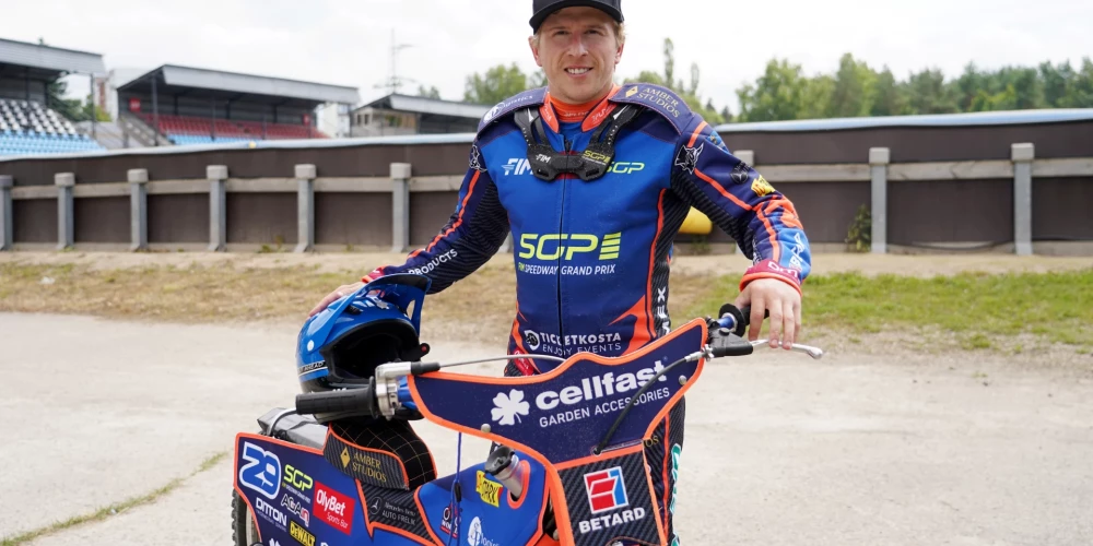 Latvijas motosportists Andžejs Ļebedevs. 