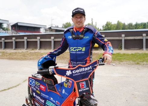 Latvijas motosportists Andžejs Ļebedevs. 