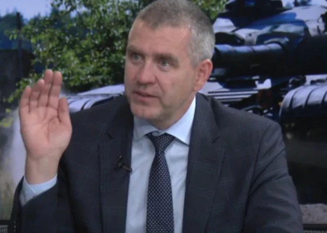 "Прилетел кусок фанеры с моторчиком - неужели вы сами не можете с этим справиться?" Политолог жестко отреагировал на дроны в Польше