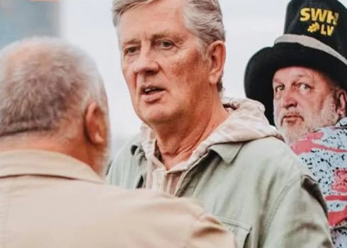 Andris Freidenfelds ar Ufiem.