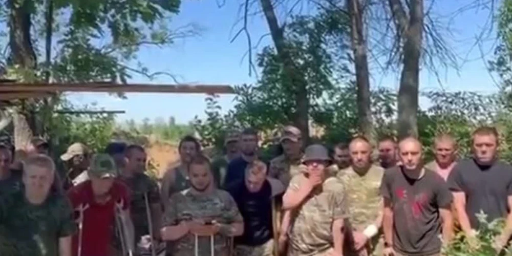 Krievijas armijas ievainotie karavīri ne vienmēr iet bojā kaujā ar Ukrainas bruņotajiem spēkiem, jo okupantus regulāri pēc misiju pabeigšanas nošauj savējie.