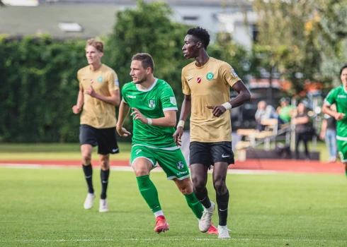 "Tukums 2000" sestdien savā laukumā svinēja uzvaru "Tonybet" futbola virslīgas 30. kārtas spēlē un attālinājās no pārspēļu zonas.