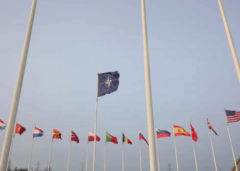 Pamatojoties uz NATO līguma 4. pantu, nākamās nedēļas sakumā notiks NATO valstu konsultācijas saistībā ar Krievijas iznīcinātāju ielidošanas Igaunijas gaisa telpā, sestdien ziņu aģentūrai DPA pavēstīja NATO preses pārstāvis.