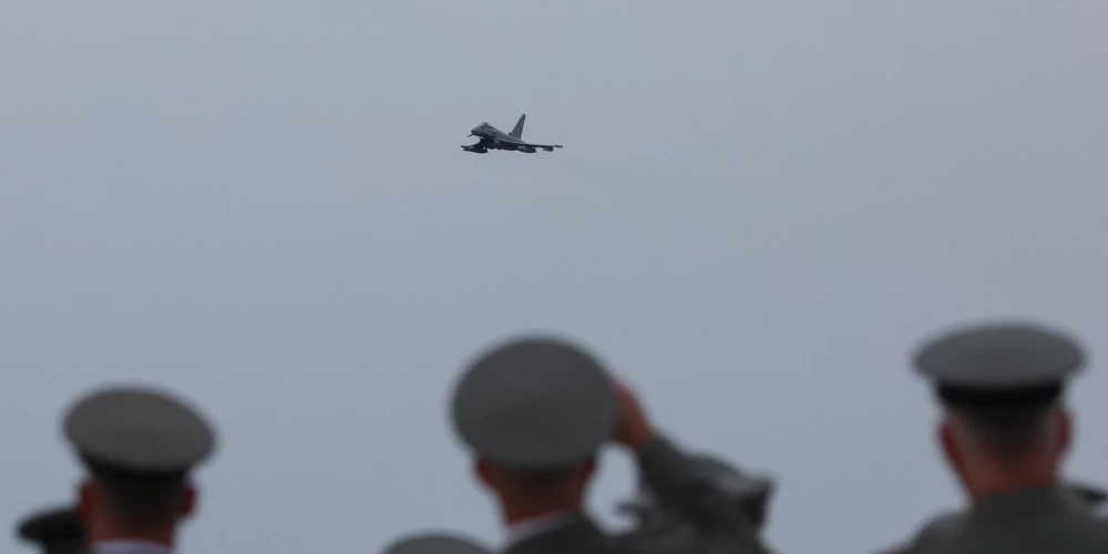 NATO uzsāka operāciju "Austrumu sardze", lai vēl vairāk stiprinātu alianses pozīcijas austrumu flangā.