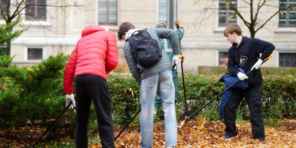 Pirmdien dienas gaitā Latvijā ieplūdīs aukstā gaisa masa un temperatūra pazemināsies līdz +11, +15 grādiem.