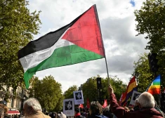Starptautiskais spiediens pieaug: Lielbritānija, Austrālija un Kanāda atzīst Palestīnas valsti