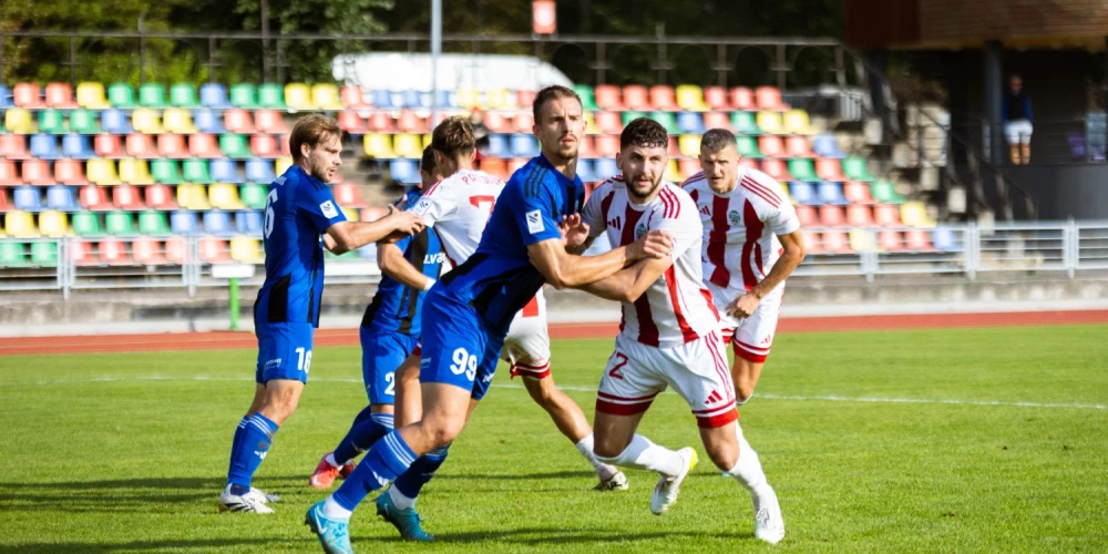 "Liepājas" futbolisti derbijā izrauj uzvaru pār "Grobiņu".