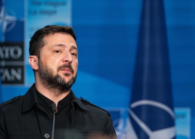 NATO finansētās ieroču piegādes jau sasniegušas Ukrainu, apstiprina Zelenskis