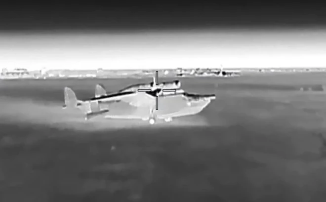 Amfībijas lidmašīnas Be-12 "Čaika" aprīkotas ar dārgu aparatūru cīņai ar zemūdenēm.