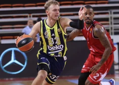 Artūrs Žagars dala rezultatīvākā godu Stambulas "Fenerbahce" uzvarā pārbaudes spēlē