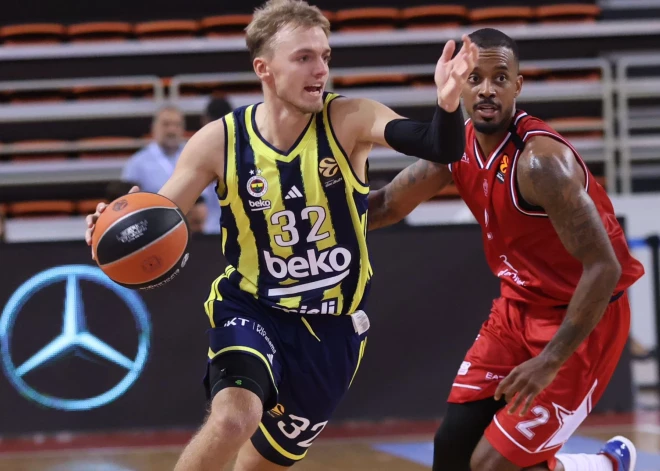 Artūrs Žagars dala rezultatīvākā godu Stambulas "Fenerbahce" uzvarā pārbaudes spēlē
