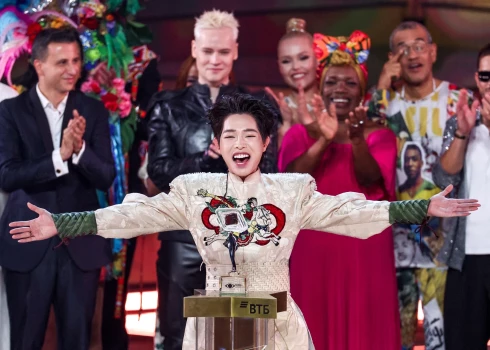 Дык Фук из Вьетнама на музыкальном конкурсе «Интервидение» в Москве.