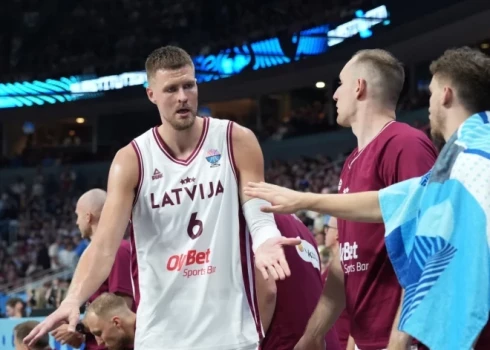 Pēc spēlēm izlasē 2017. un 2022. gadā vēlāk Porziņģim arī produktīvi sezonas sākumi NBA.