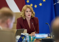 Siliņa aicina ZZS neizplatīt mītus par mazo skolu slēgšanu