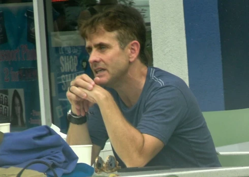 Viņš dziedāja deviņdesmitajos gados ļoti populārā grupā.