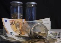 Finanšu nozare: banku nodeva kavē Latvijas konkurētspēju Baltijas reģionā