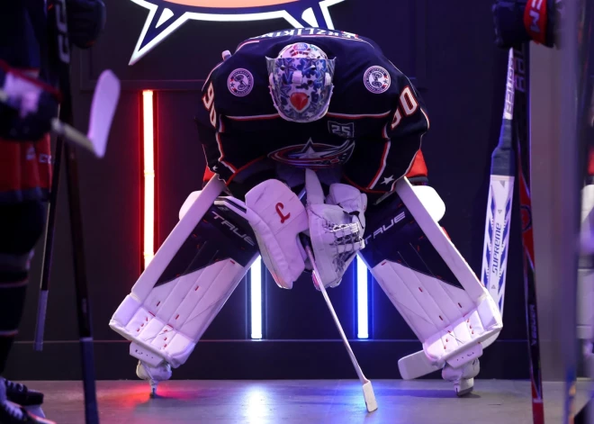Elvis Merzļikins nespēj glābt "Blue Jackets" no zaudējuma pirmajā pārbaudes spēlē