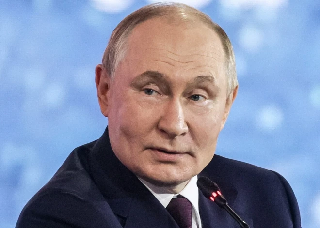 Экс-сотрудник разведки США: Путин держит палец на ядерной кнопке; немыслимое становится более реальным, чем многие готовы признать