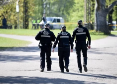 Policistu formas tērps iegūs jaunu izskatu – būs arī svārki un cepure ar nagu
