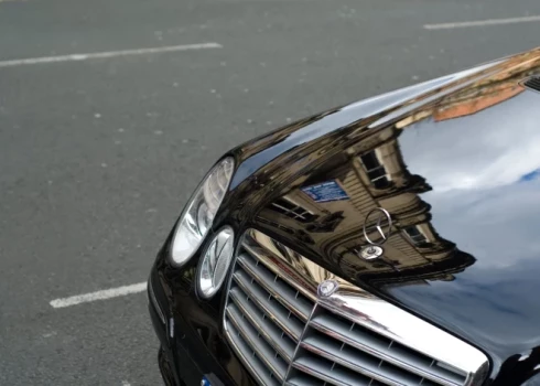 "Mercedes" vadītājam nāksies uz diviem gadiem atvadīties no automašīnas vadītāja tiesībām.