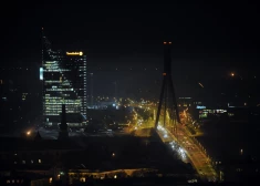 Rīgas dome atbalsta nakts sabiedriskā transporta licences pagarināšanu līdz oktobra beigām
