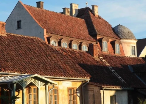 Paaugstinātās NĪN nodokļa likmes stāsies spēkā 2026. gada 1. janvārī.